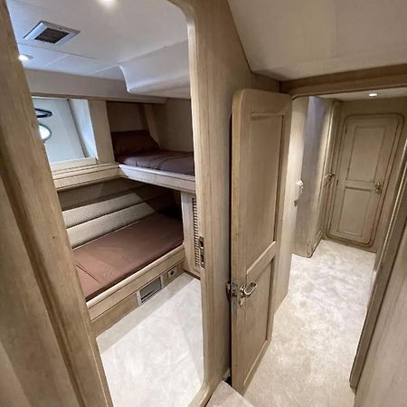 Hotel Yacht Sotavento Sant Adria de Besos Ngoại thất bức ảnh