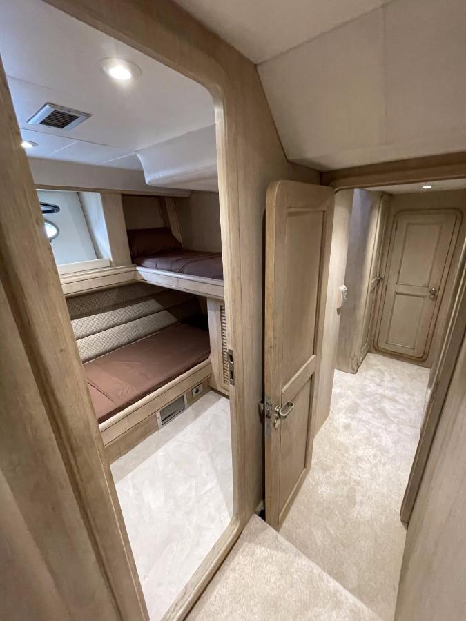 Hotel Yacht Sotavento Sant Adria de Besos Ngoại thất bức ảnh