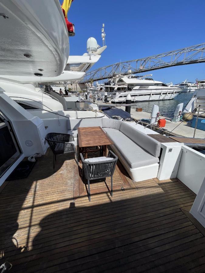 Hotel Yacht Sotavento Sant Adria de Besos Ngoại thất bức ảnh