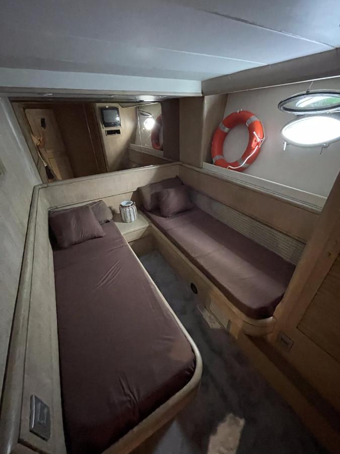 Hotel Yacht Sotavento Sant Adria de Besos Ngoại thất bức ảnh